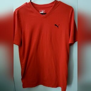 PUMA Men’s Red V-Neck T-Shirt Size M Minimal Logo Athletic Casual